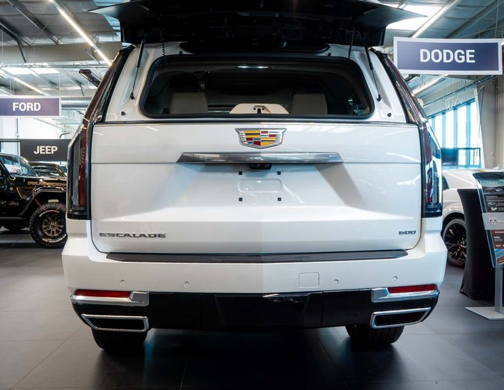 Cadillac Escalade 6