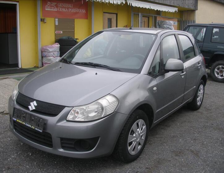 Suzuki SX4 1