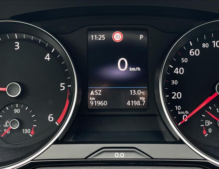 Volkswagen Passat 10