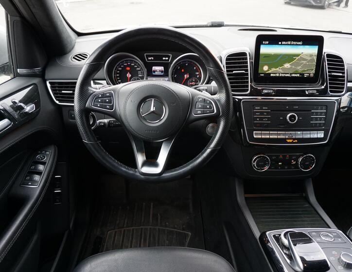 Mercedes-Benz GLS 9