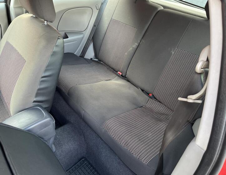 Nissan Almera 9