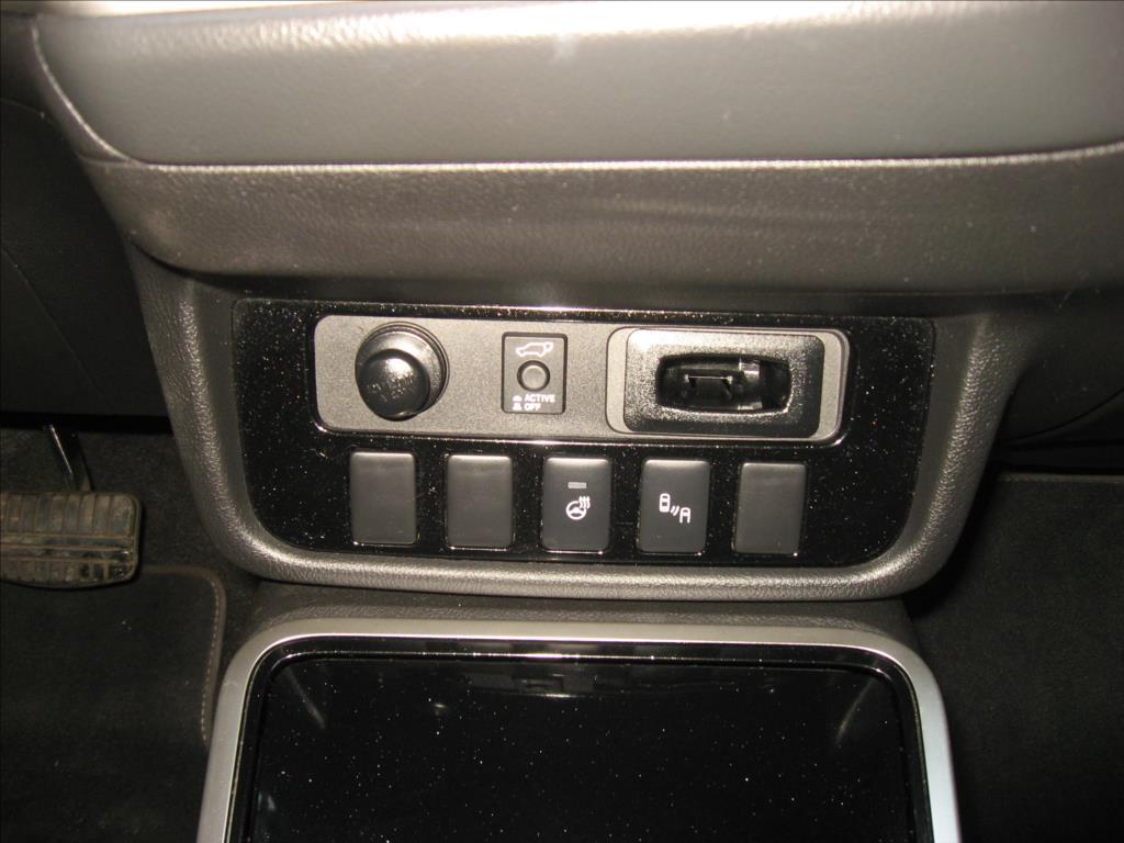 Mitsubishi Outlander 26