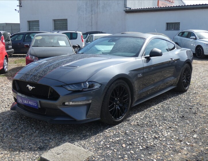 Ford Mustang 1
