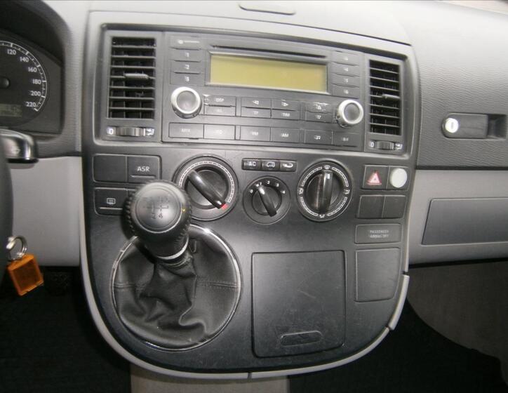 Volkswagen Multivan 15