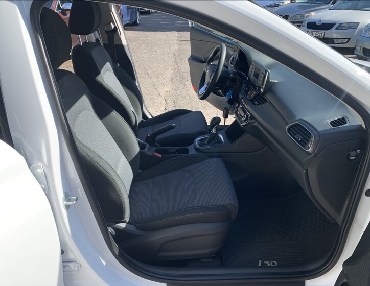 Hyundai i30 14