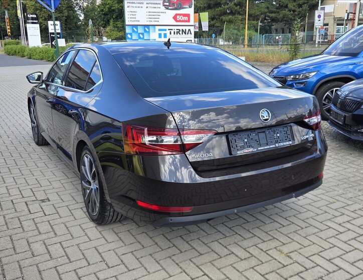 Škoda Superb 2
