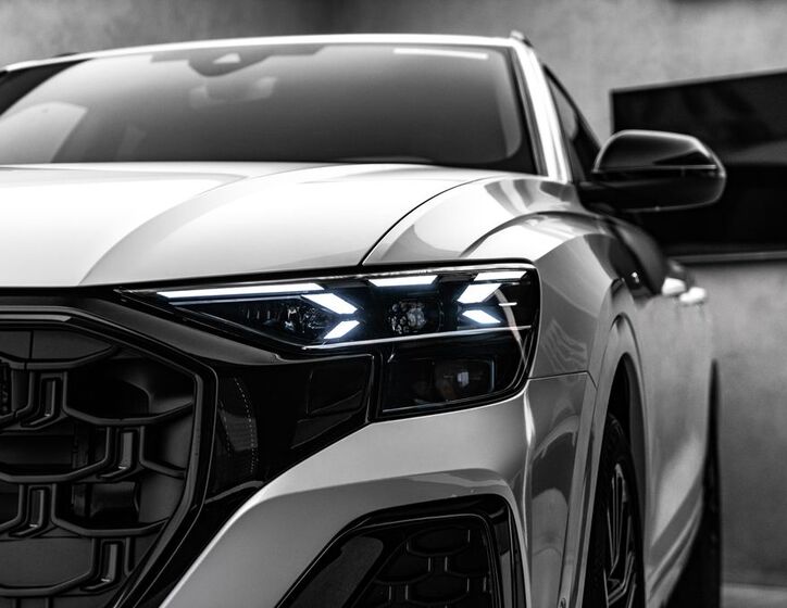Audi Q8 8