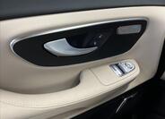 Mercedes-Benz Třídy V 12