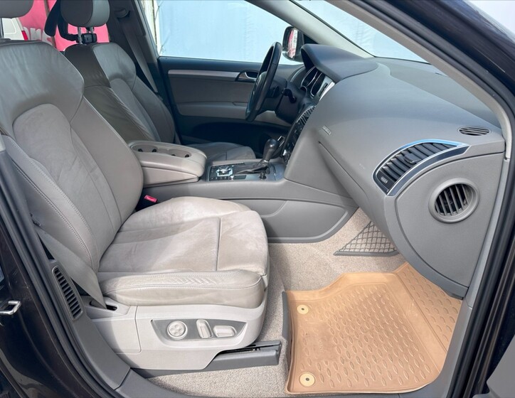 Audi Q7 12