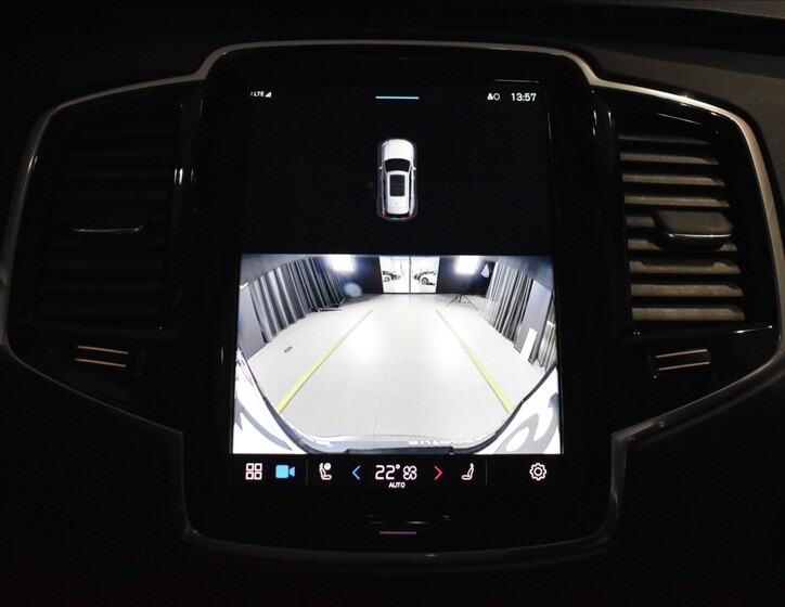 Volvo XC90 17