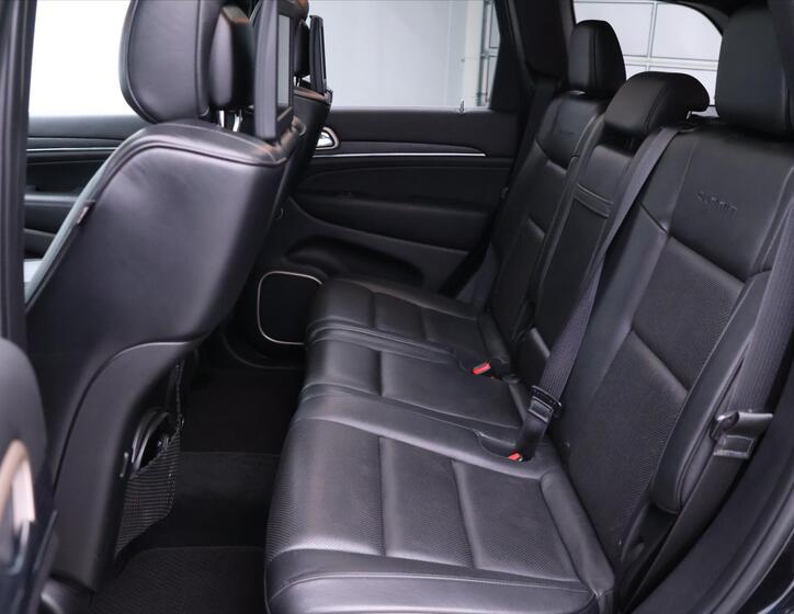 Jeep Grand Cherokee 17
