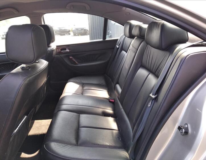 Peugeot 607 10