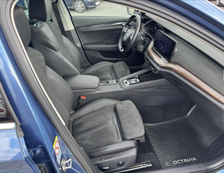 Škoda Octavia 23