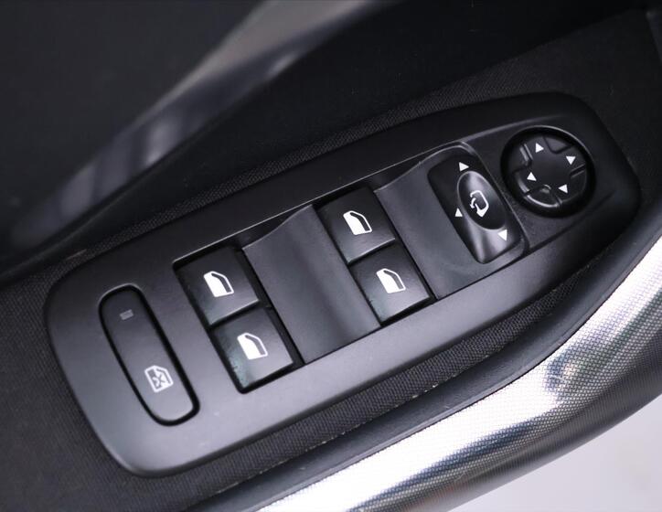 Peugeot 2008 16
