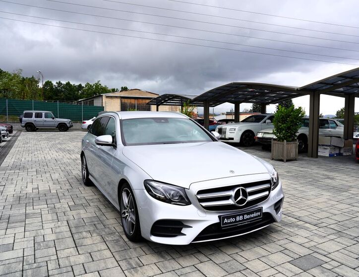 Mercedes-Benz Třídy E 8