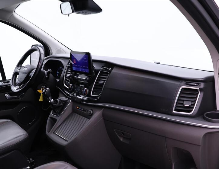 Ford Tourneo Custom 30