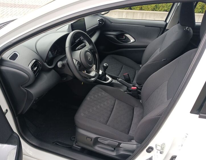 Toyota Yaris 9