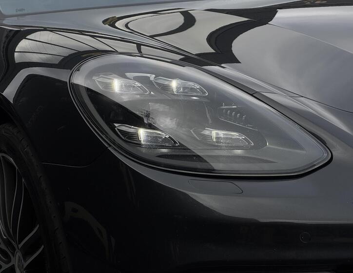Porsche Panamera 36