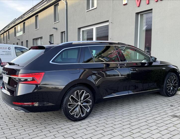 Škoda Superb 11