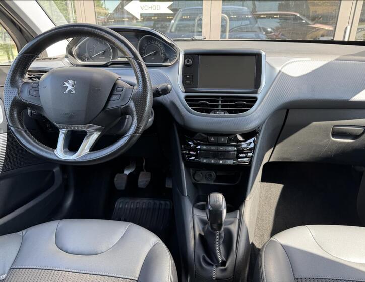 Peugeot 208 15