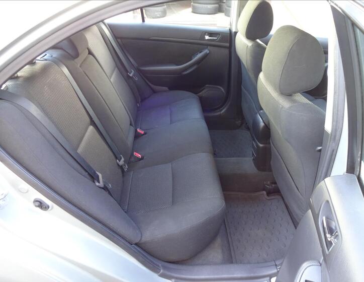 Toyota Avensis 24