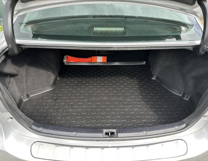Toyota Avensis 5