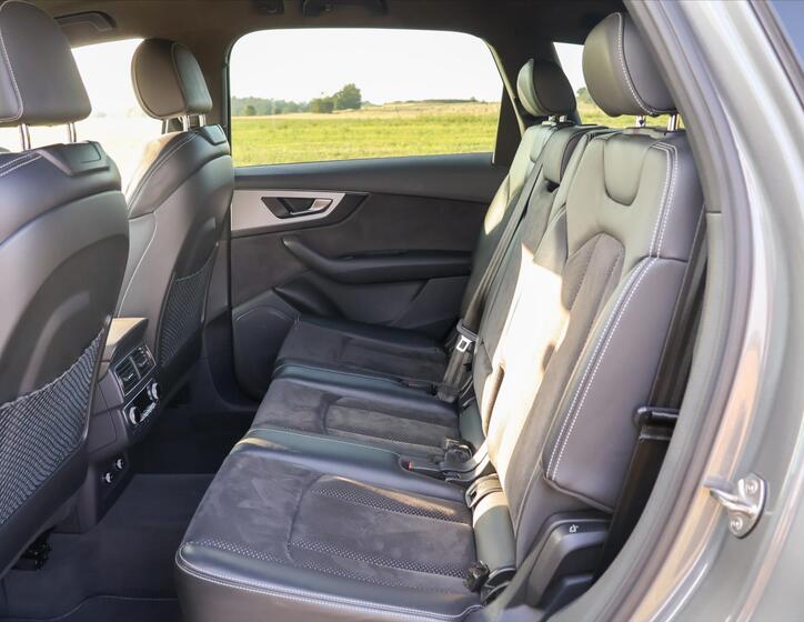 Audi Q7 17