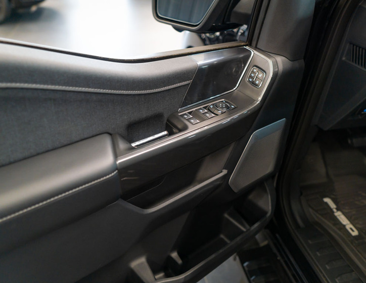 Ford F-150 16