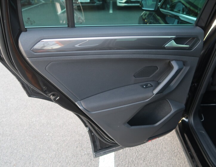 Volkswagen Tiguan 16
