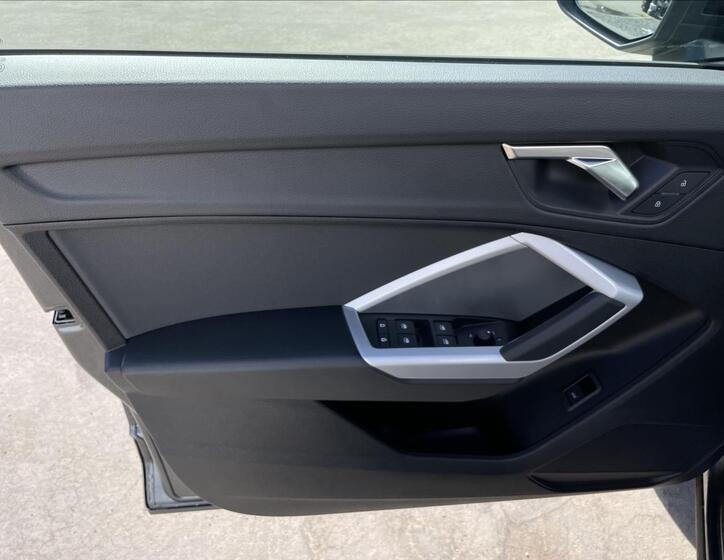 Audi Q3 14