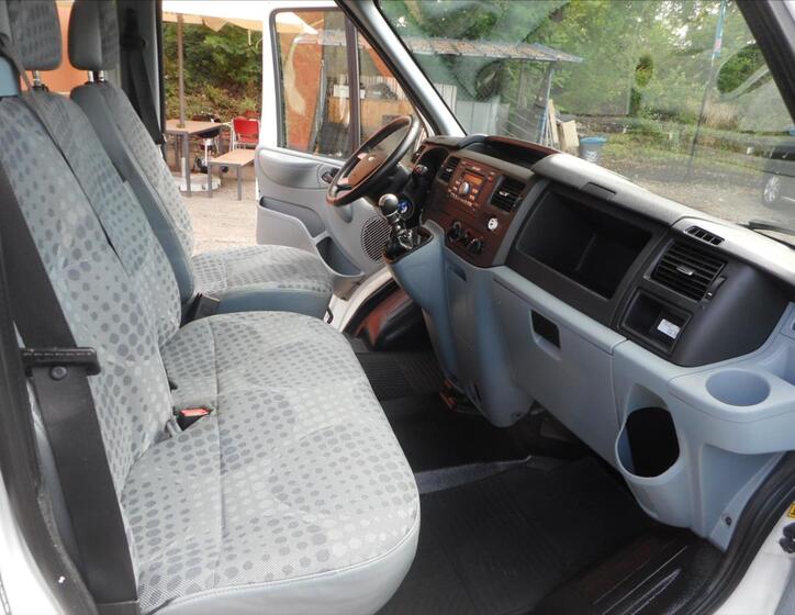 Ford Transit 19