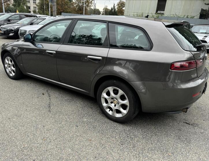 Alfa Romeo 159 5