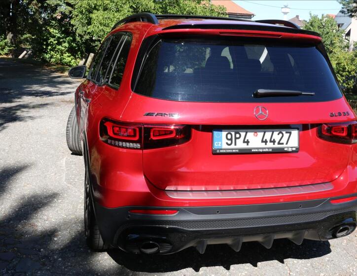 Mercedes-Benz GLB 8