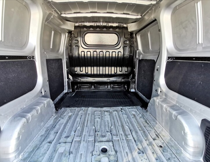 Nissan NV200 15