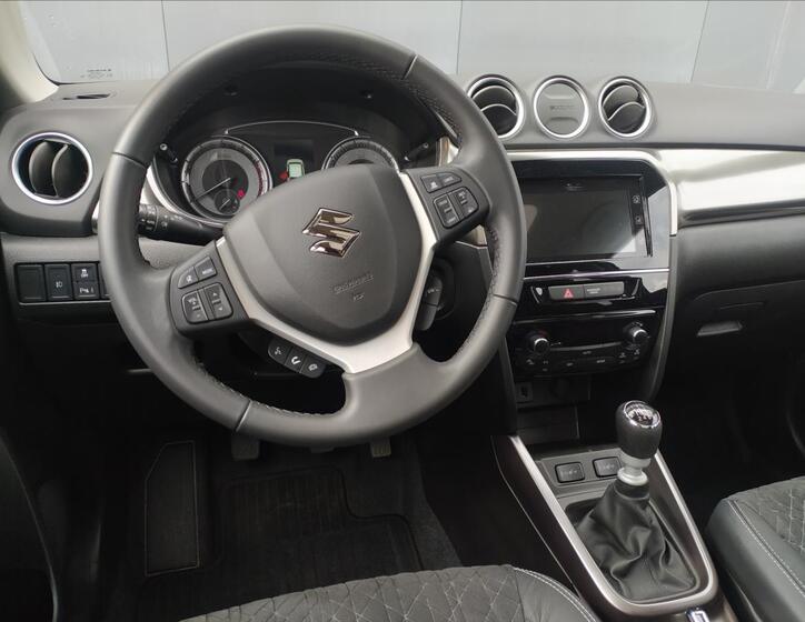 Suzuki Vitara 13