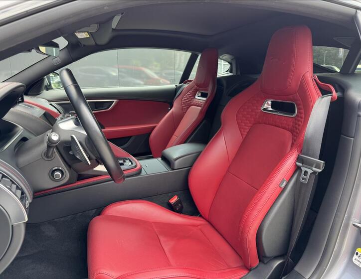 Jaguar F-Type 10