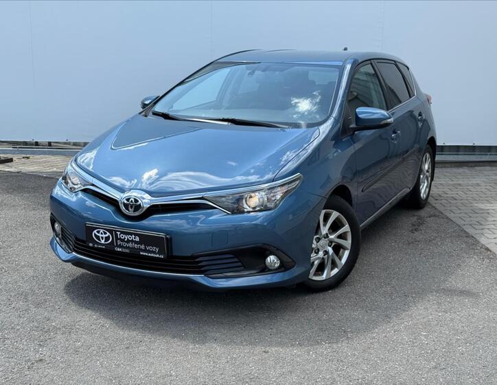 Toyota Auris 1