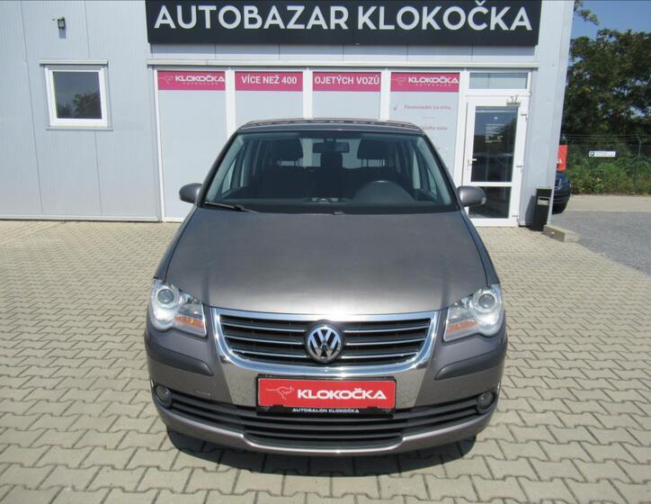 Volkswagen Touran 8