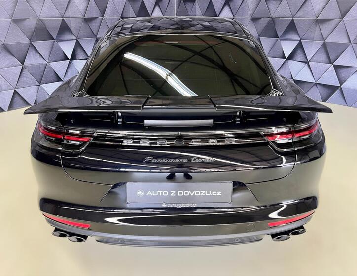 Porsche Panamera 6