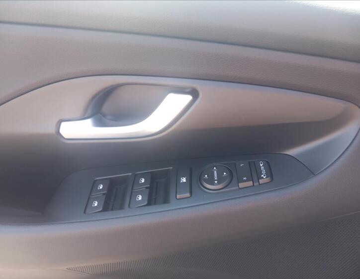 Hyundai i30 18
