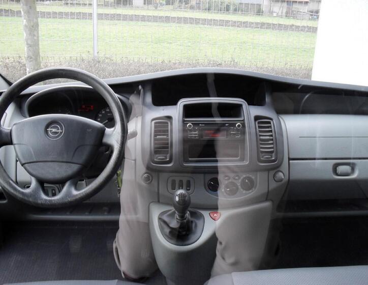 Opel Vivaro 17