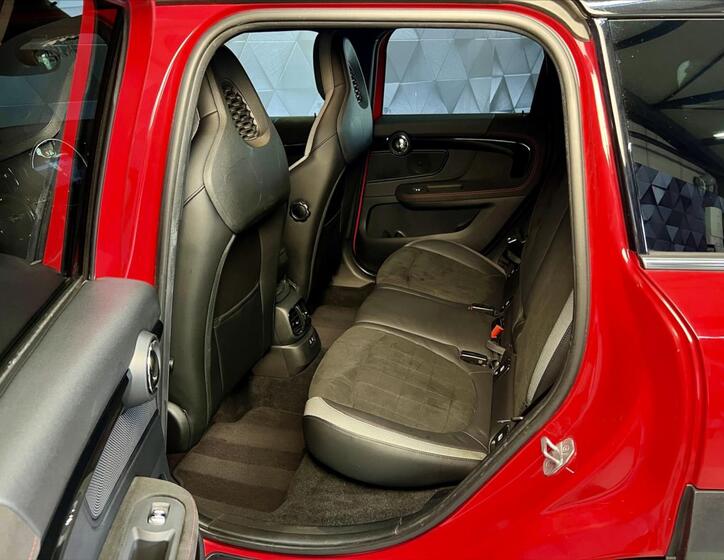 Mini Countryman 12