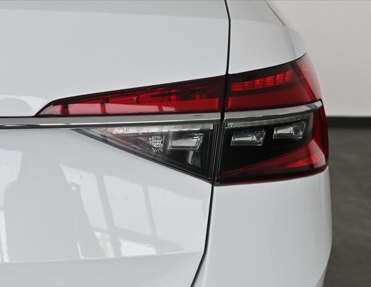 Škoda Superb 33