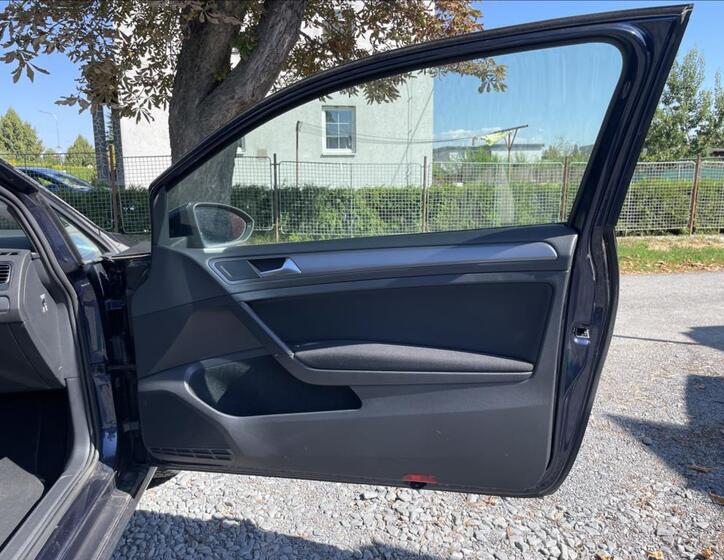 Volkswagen Golf 27
