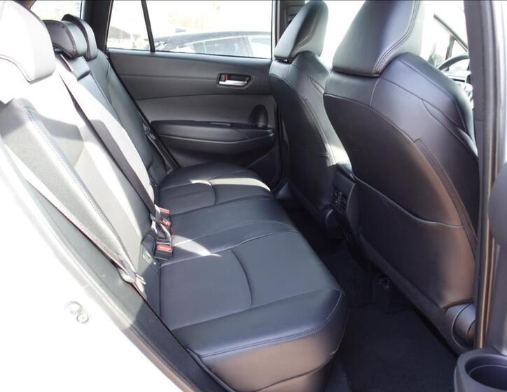 Toyota Corolla Cross 13
