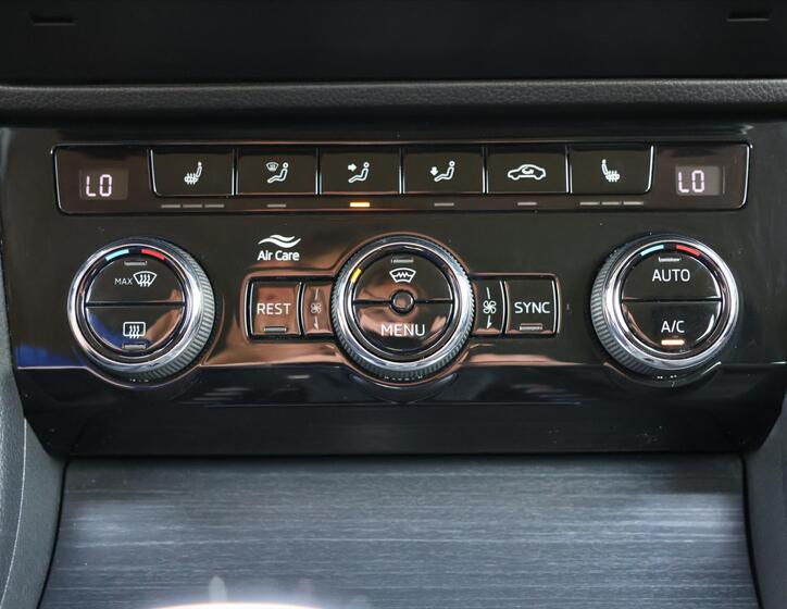 Škoda Superb 32