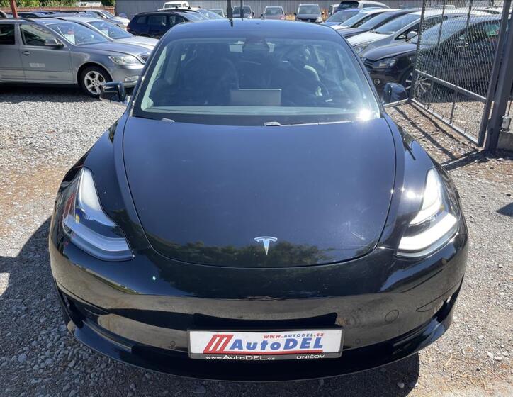 Tesla Model 3 11