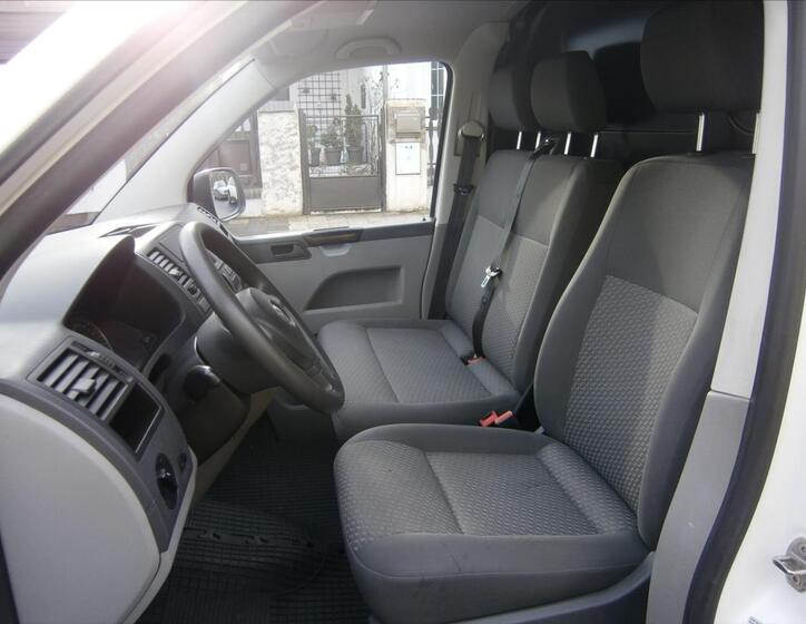 Volkswagen Transporter 9