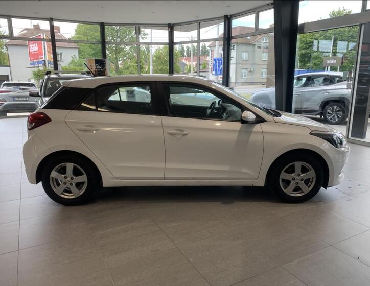 Hyundai i20 4