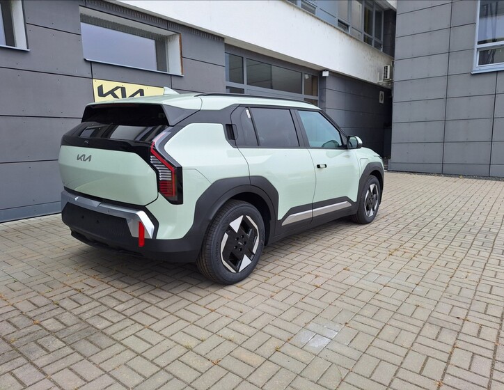 KIA EV3 6